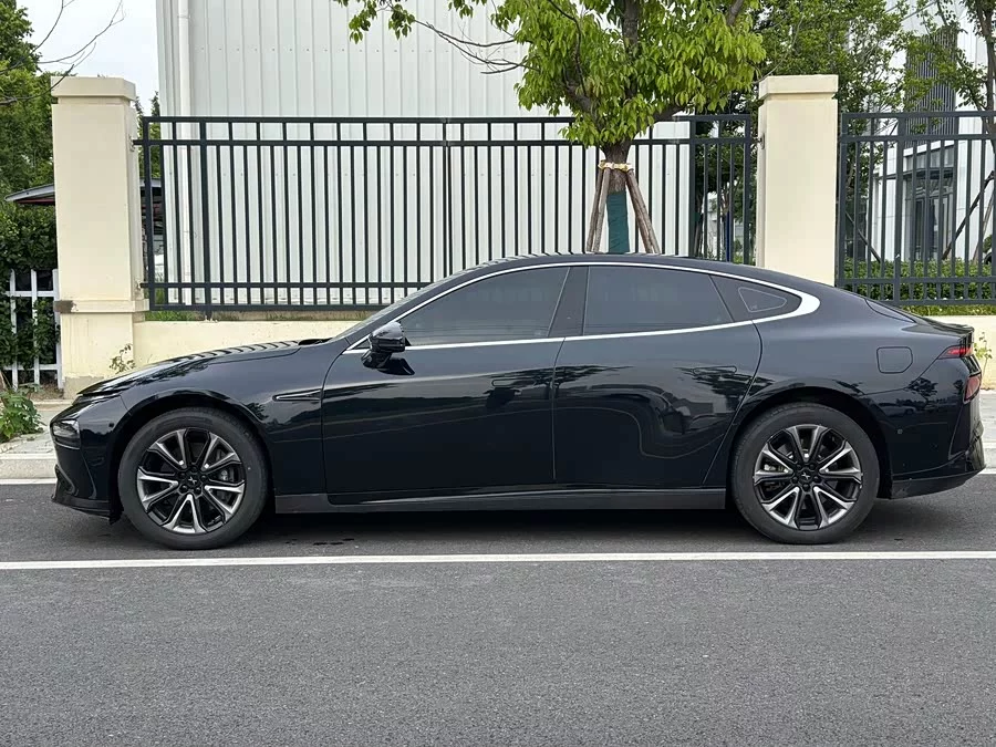 Xpeng P7