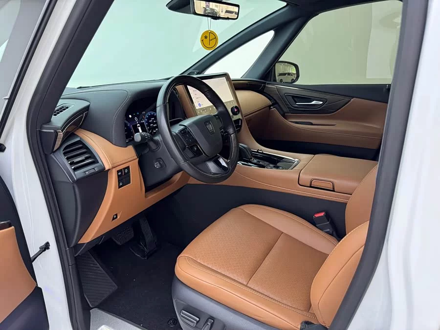 Toyota Crown Vellfire