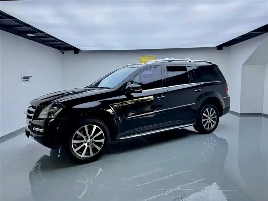 Mercedes Benz GL-Class