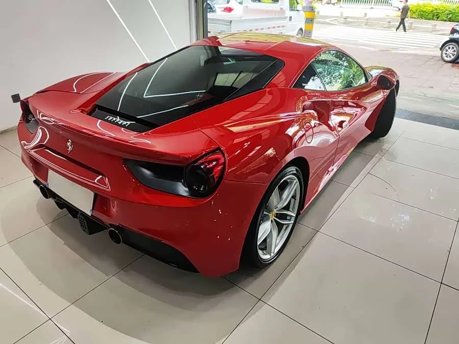 Ferrari 488
