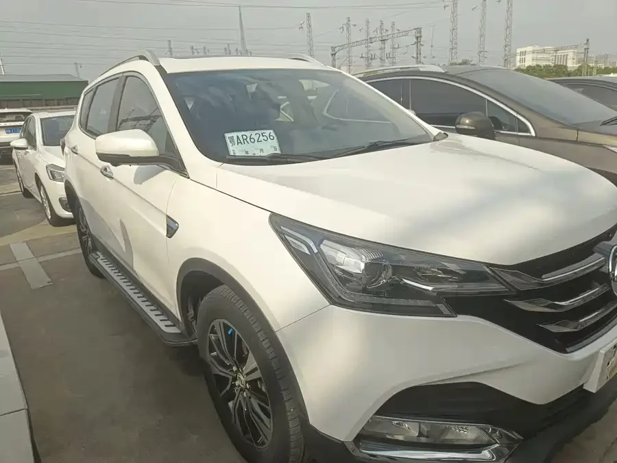 Dongfeng AX7