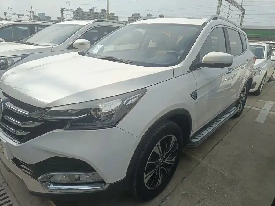 Dongfeng AX7