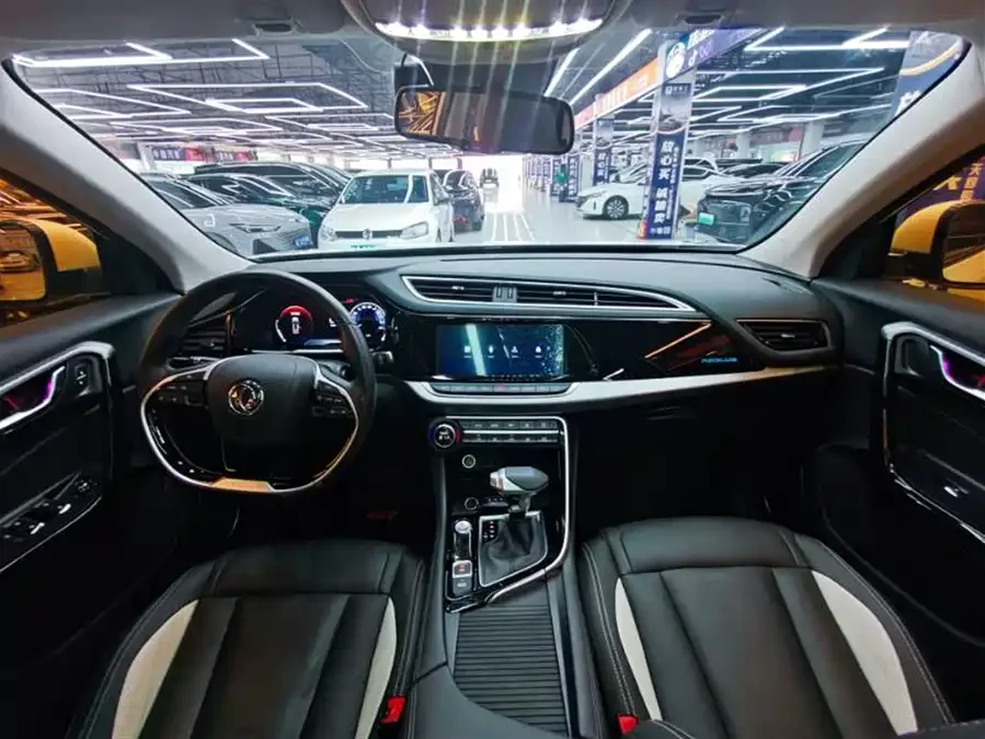 Dongfeng AX7