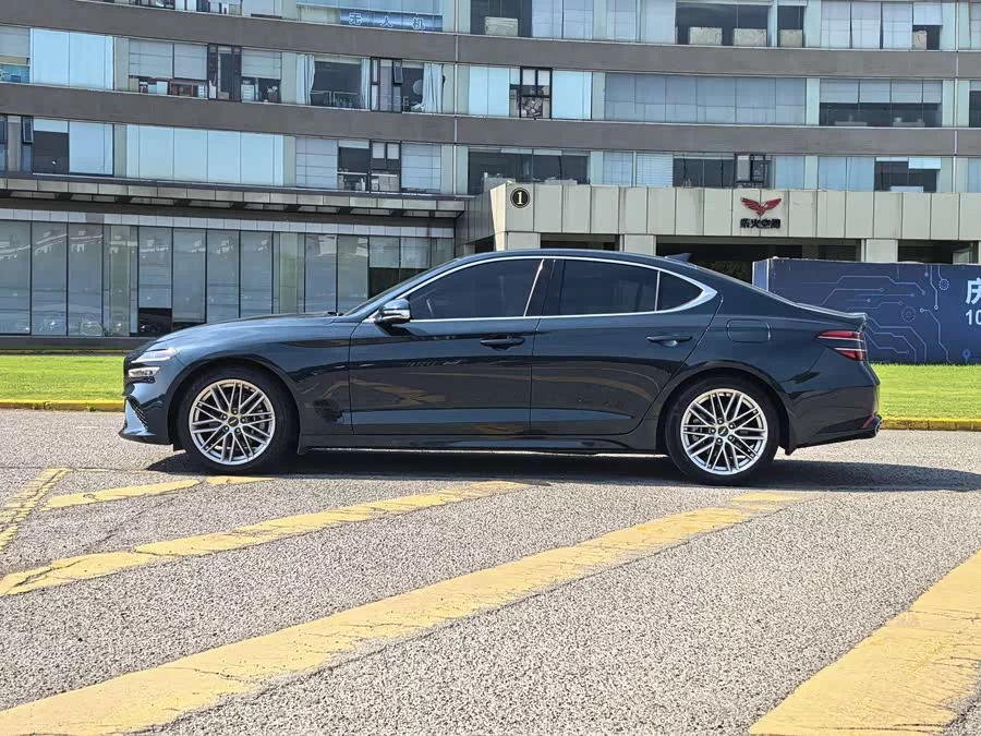 Genesis G70