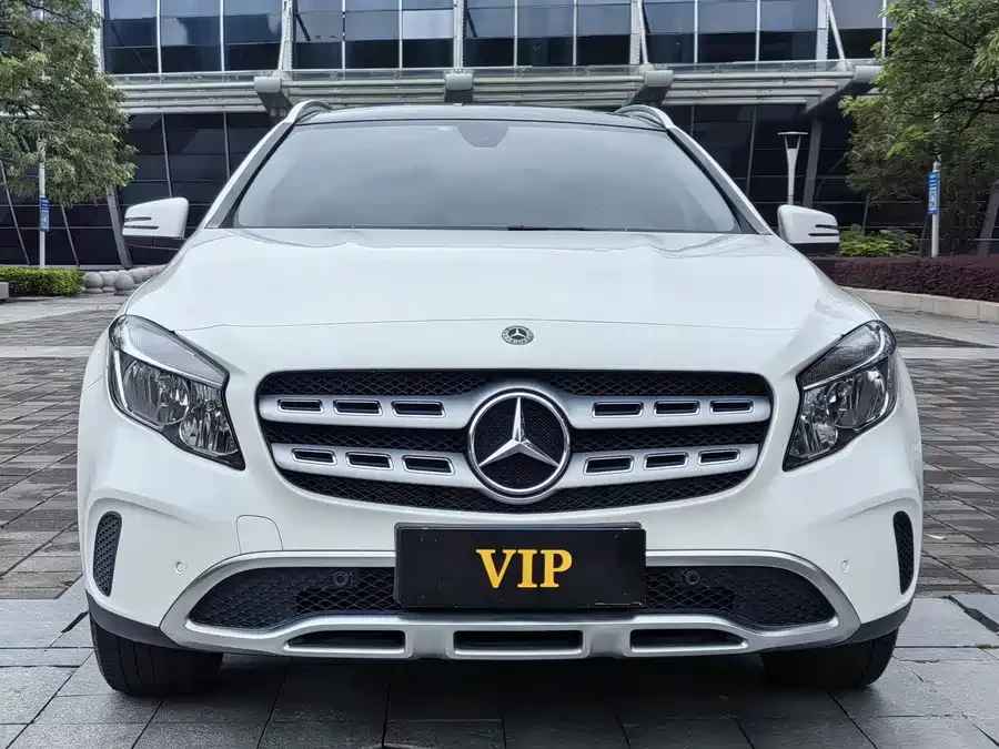 Mercedes Benz GLA