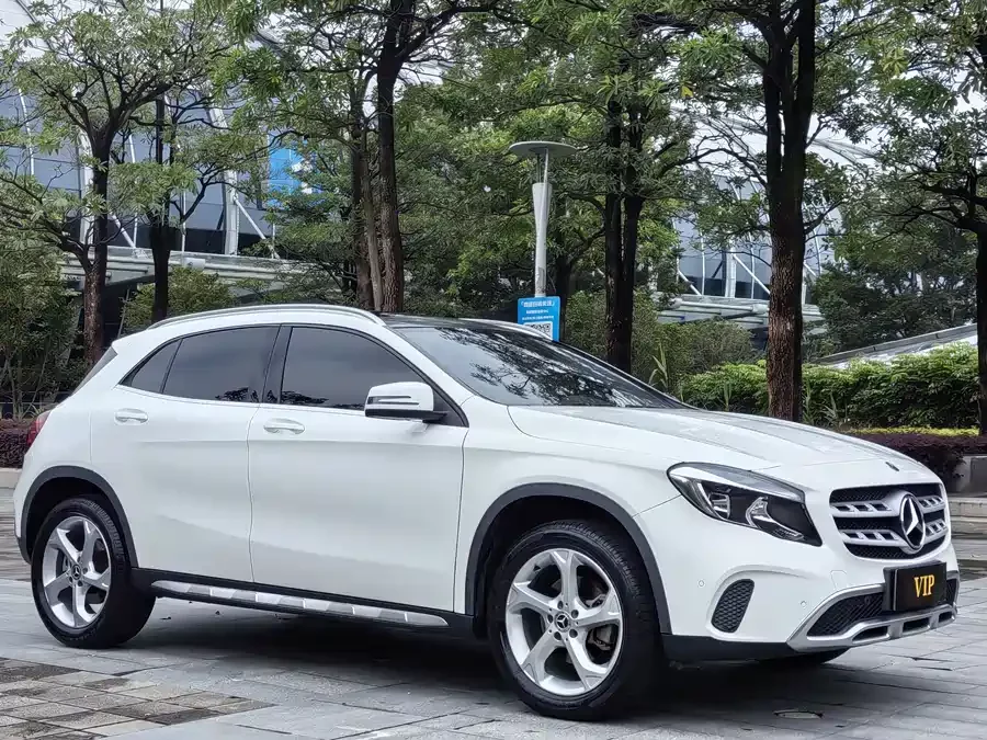 Mercedes Benz GLA