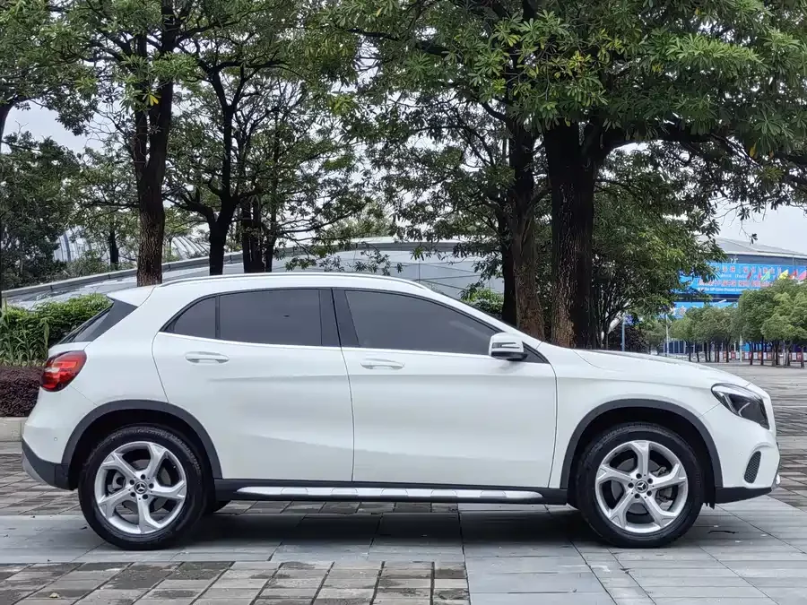 Mercedes Benz GLA