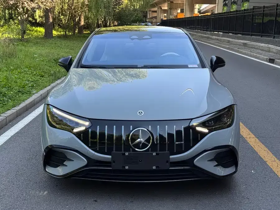Mercedes Benz EQE AMG