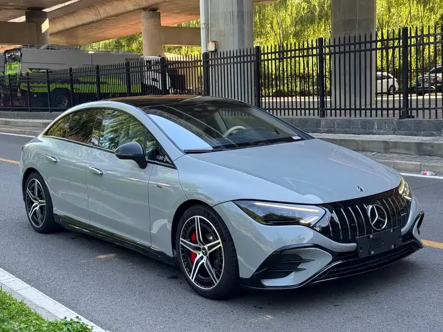 Mercedes Benz EQE AMG