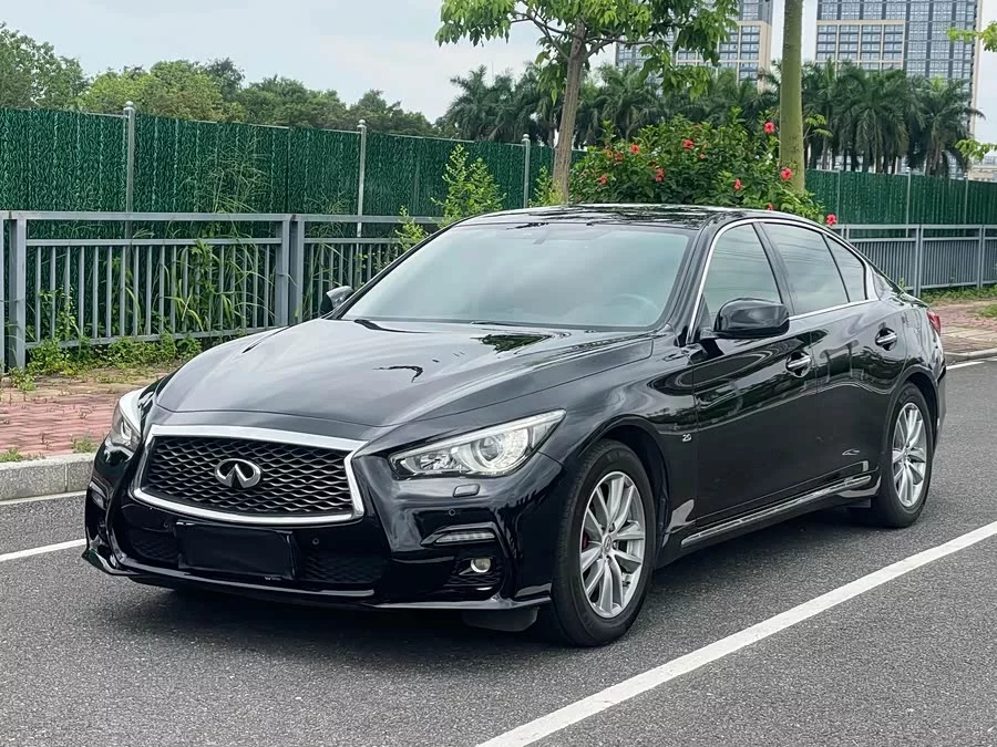 Infiniti Q50L