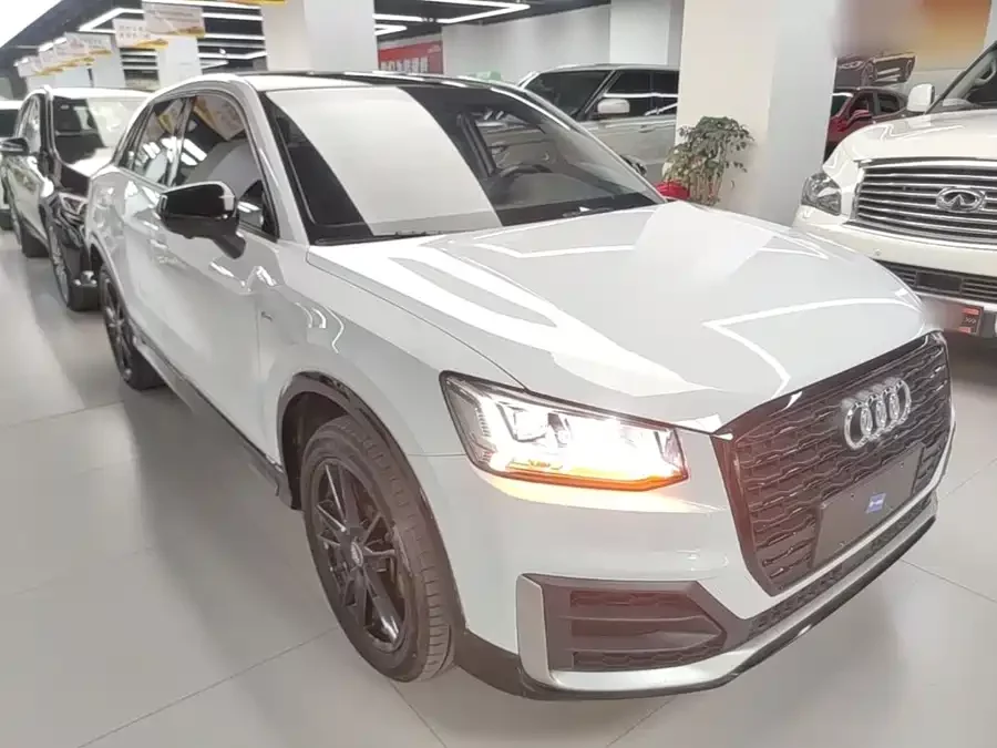 Audi Q2L