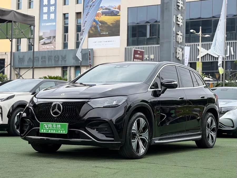 Mercedes Benz EQE SUV