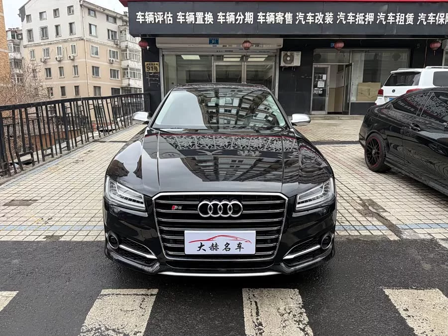 Audi S8