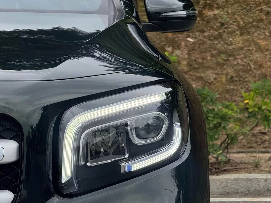 Mercedes Benz GLB