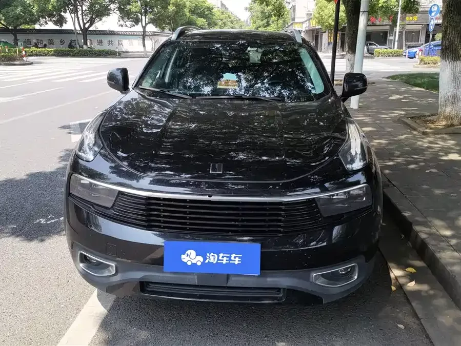 Lynk & Co 01