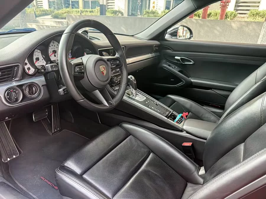 Porsche 911