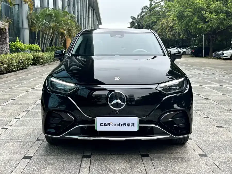 Mercedes Benz EQE SUV