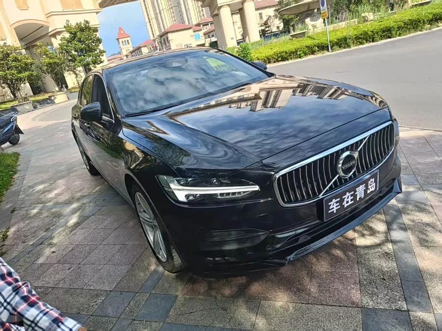 Volvo S90