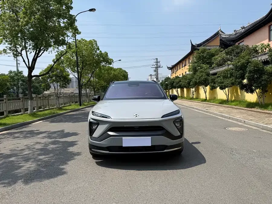 NIO ES6