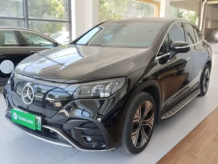 Mercedes Benz EQE SUV
