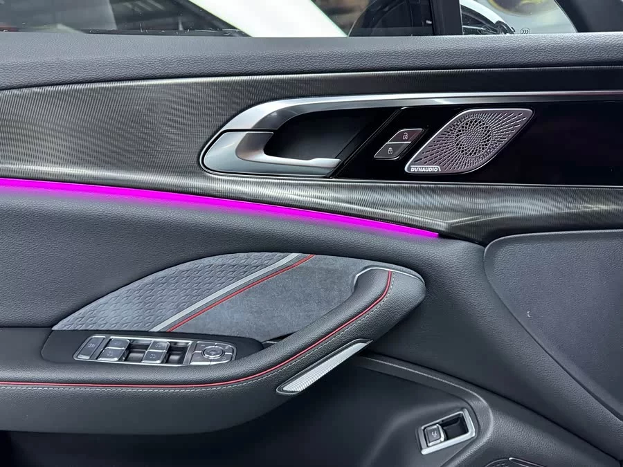 Hongqi H6