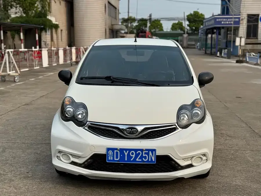 BYD F0