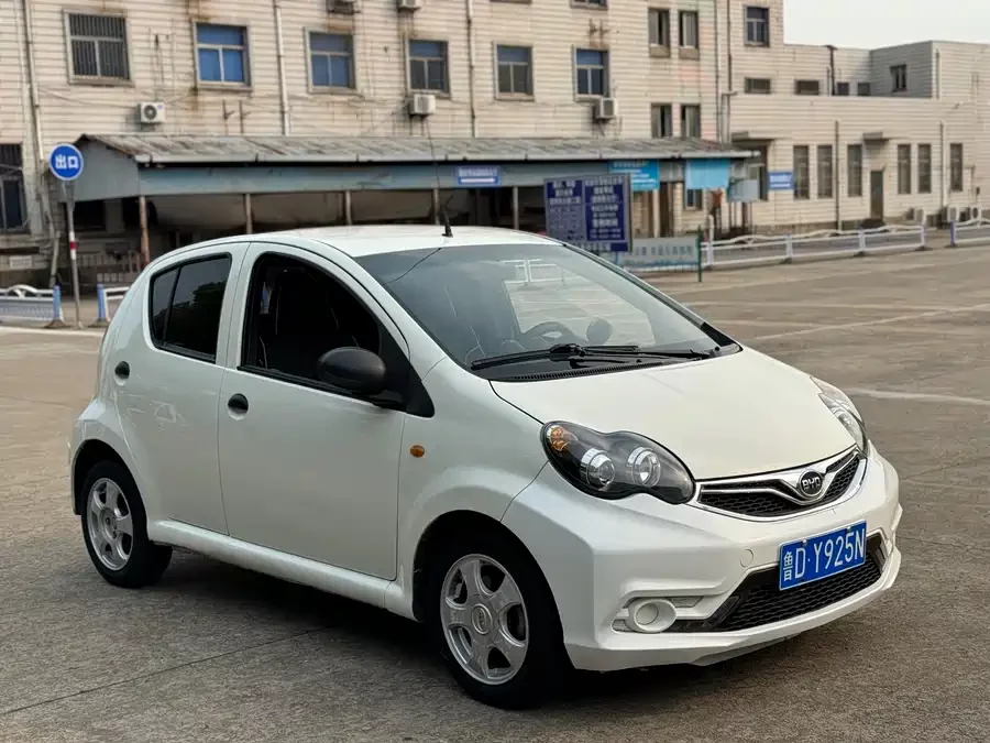 BYD F0
