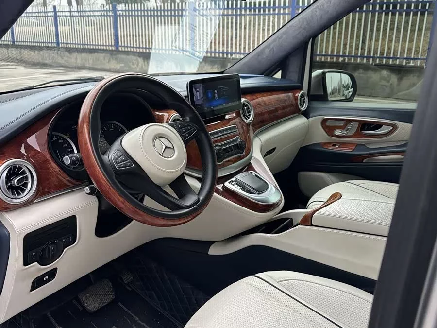 Mercedes Benz Vito