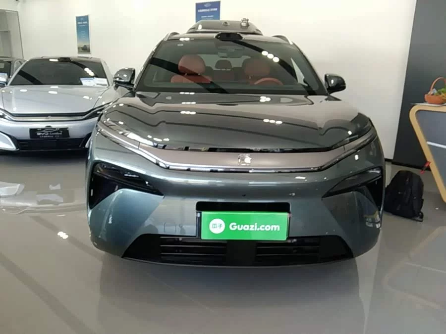 BYD Tang L