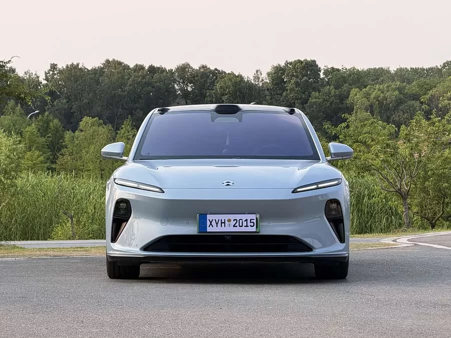 NIO ET5
