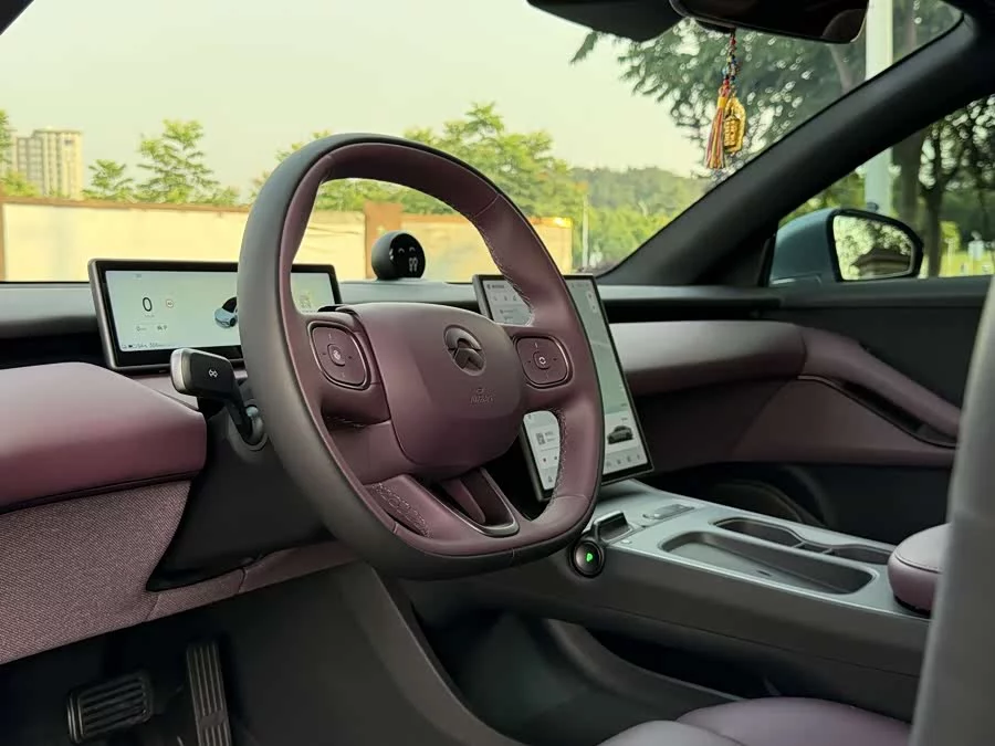 NIO ET5