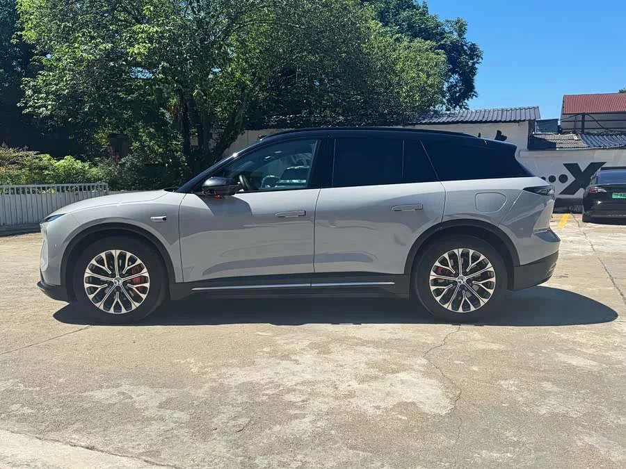 NIO ES6