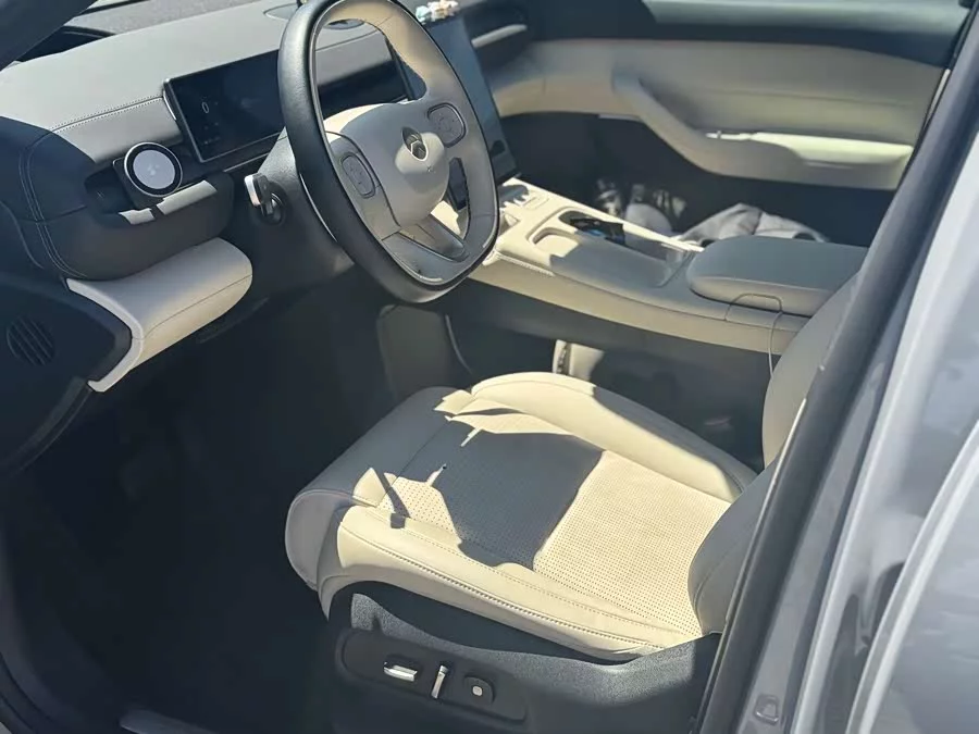 NIO ES6