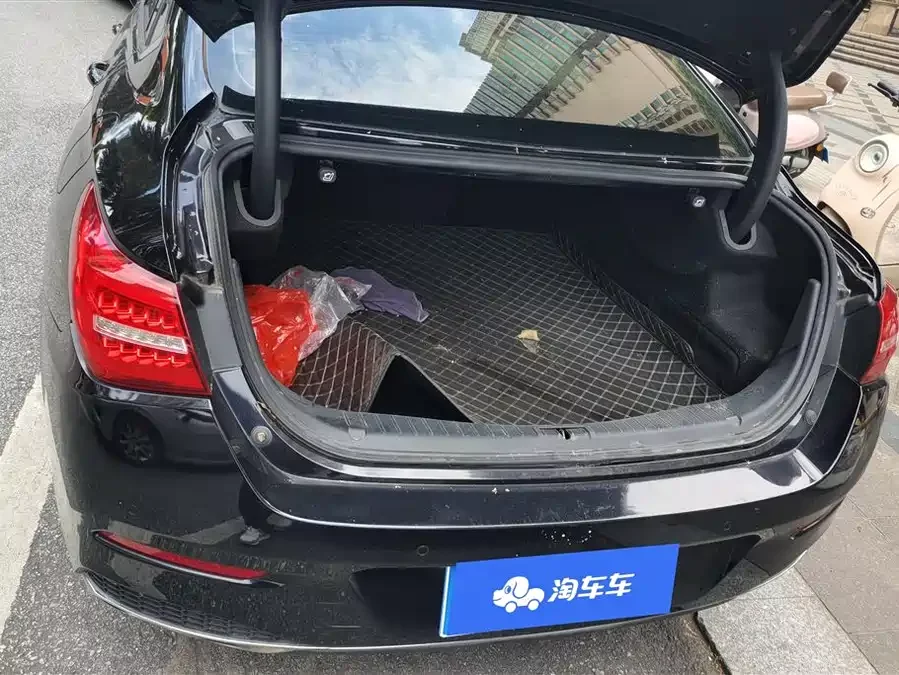 Hongqi H5