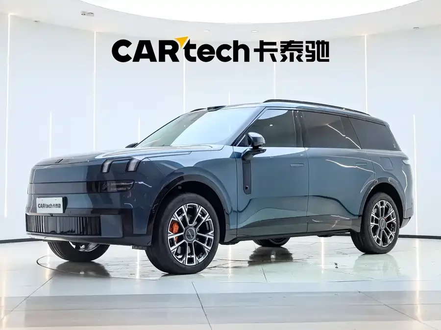 Lynk & Co 900