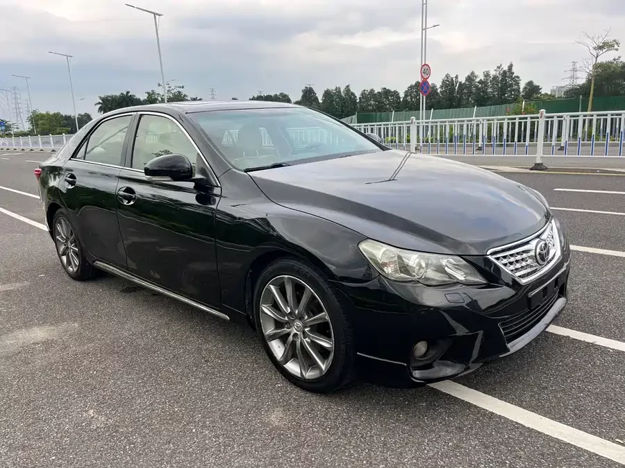 Toyota Reiz