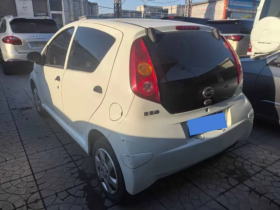 BYD F0