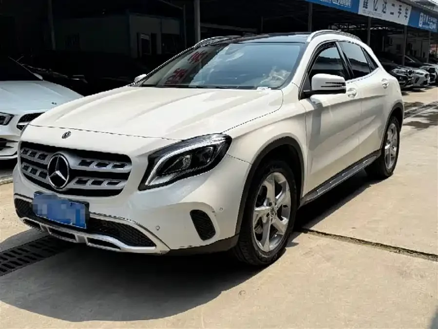 Mercedes Benz GLA