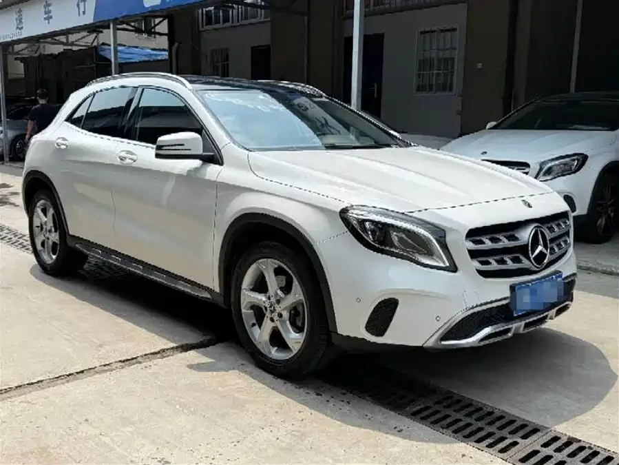 Mercedes Benz GLA