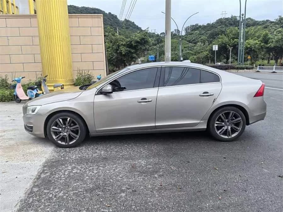 Volvo S60