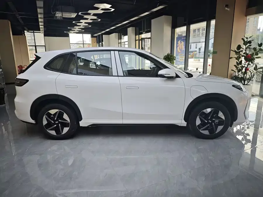 Geely Galaxy E5