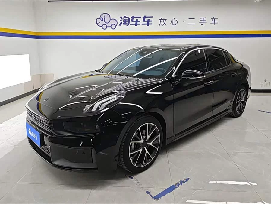 Lynk & Co 03