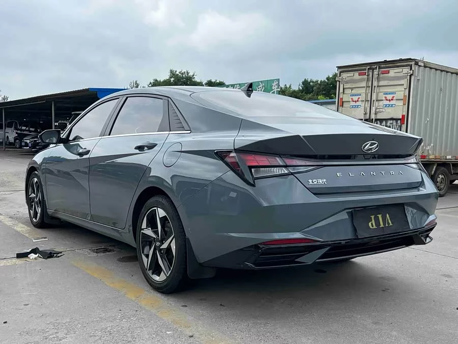 Hyundai Elantra