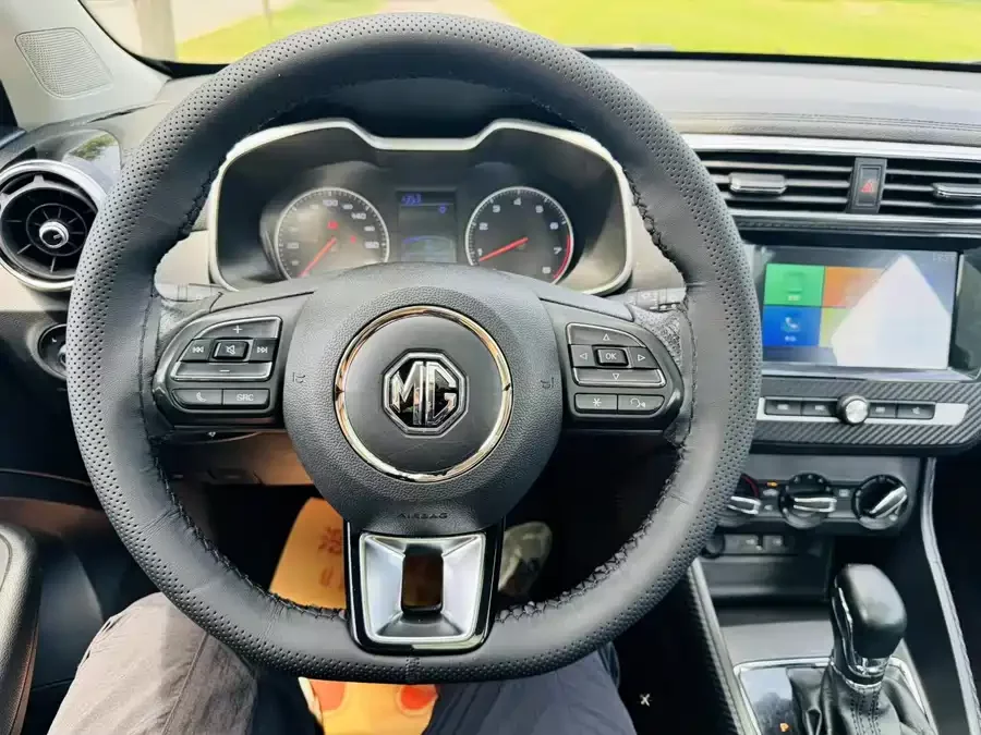 MG ZS
