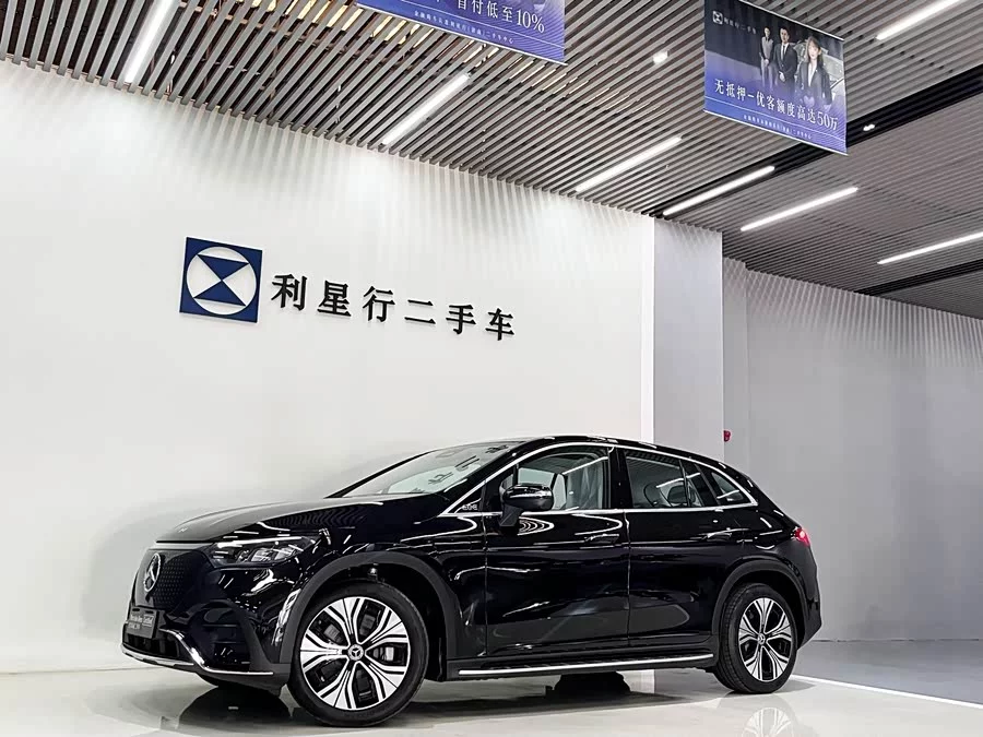 Mercedes Benz EQE SUV