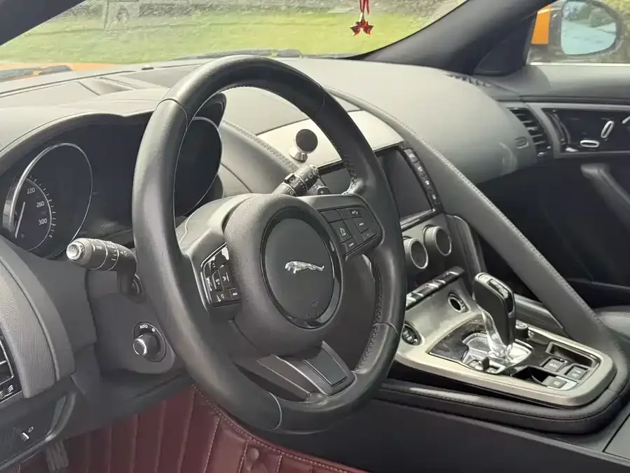 Jaguar F-TYPE
