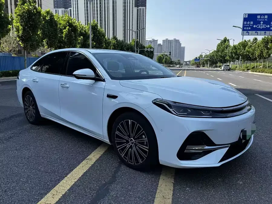Geely Galaxy A7 EM