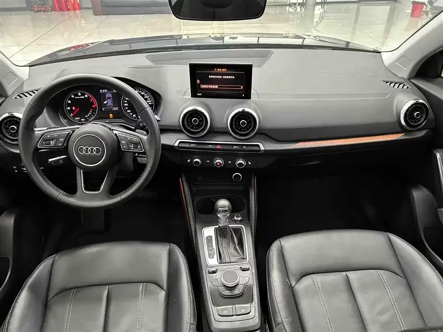 Audi Q2L