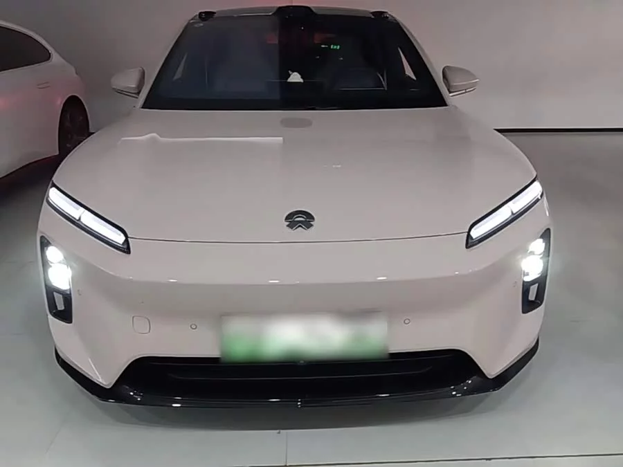 NIO ET5
