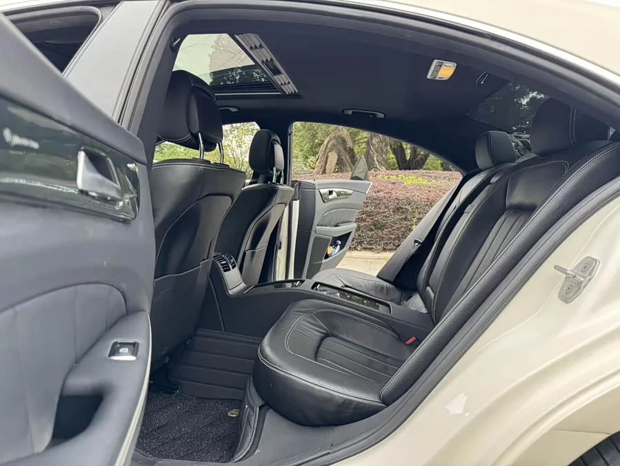 Mercedes Benz CLS